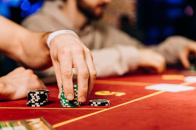 keramat 77 mobile app interface showing live dealer tables and account dashboard